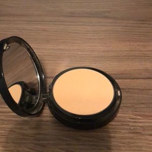 BareMinerals Bareskin powder in medium